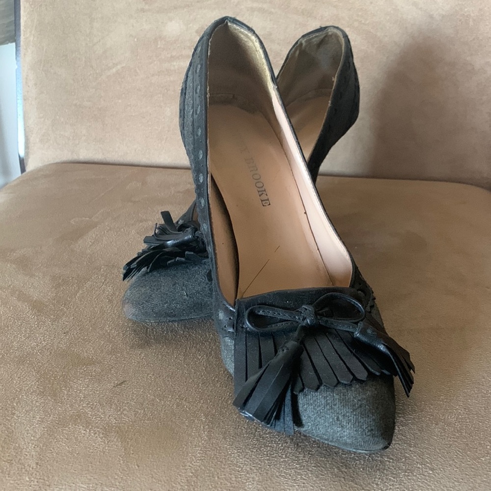 Audrey Brooke grey shoes with black accents